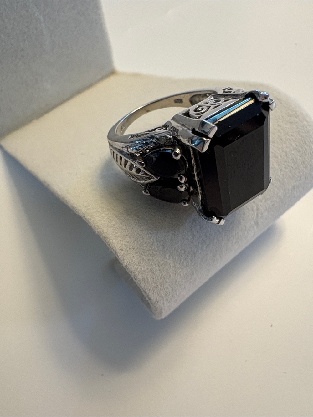 Statement Black Gemstone Cocktail Ring- Sterling Silver . 925 (12 g Size 9) - Picture 2 of 13